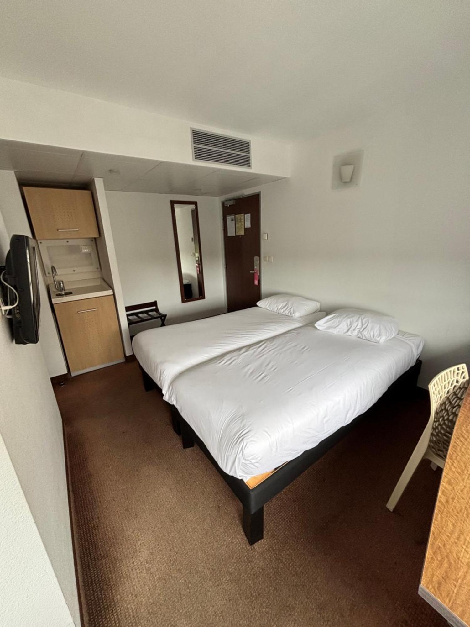 Hotel Ibis Styles Bethune La Buissiere