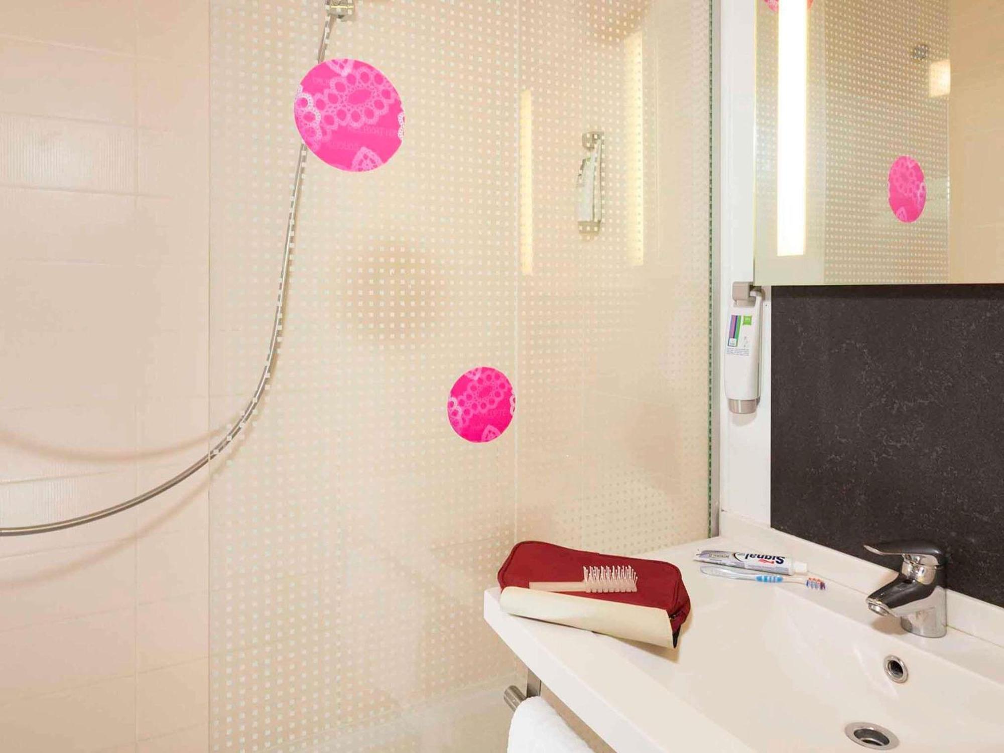 Ibis Styles Bethune La Buissiere Hotel 3*